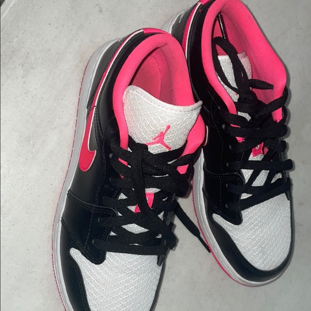 nike jordans